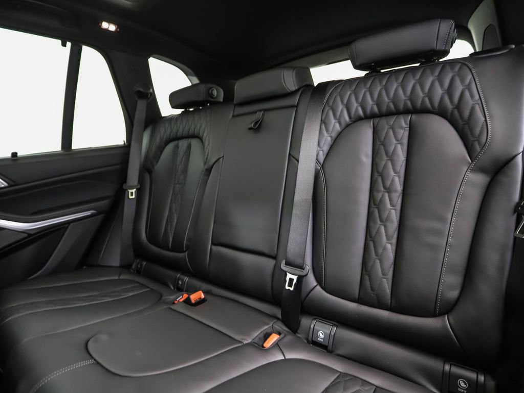 New 2026 BMW X5 xDrive50e w/ Executive Package image 23