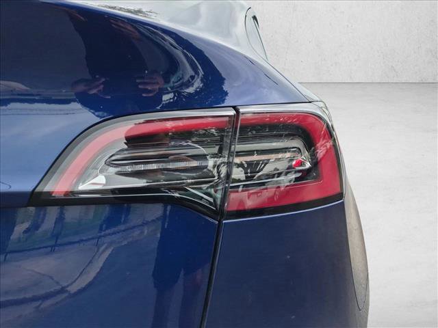 Used 2024 Tesla Model Y Long Range AWD/4WD image 27
