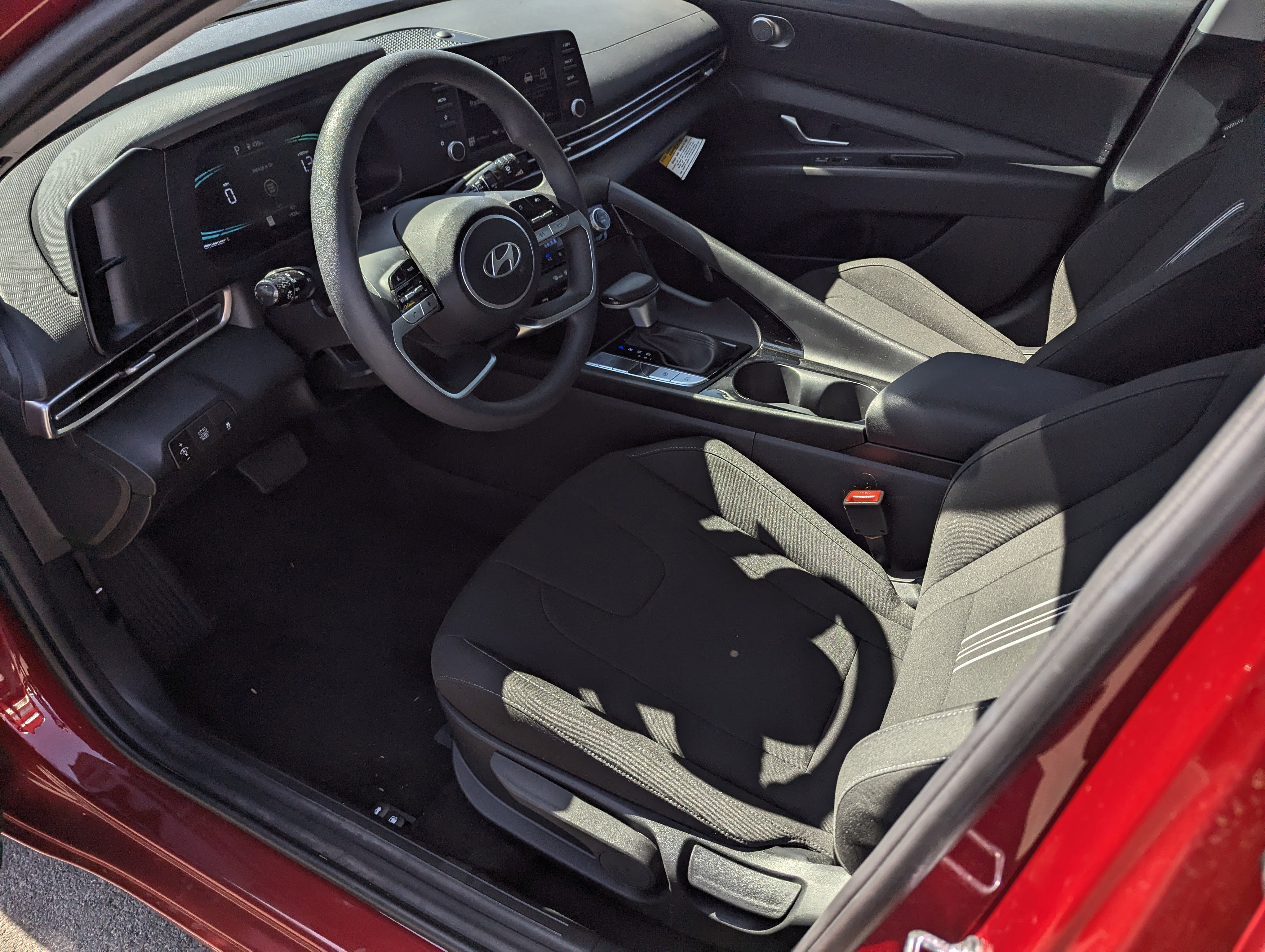 Certified 2025 Hyundai Elantra Blue FWD image 9