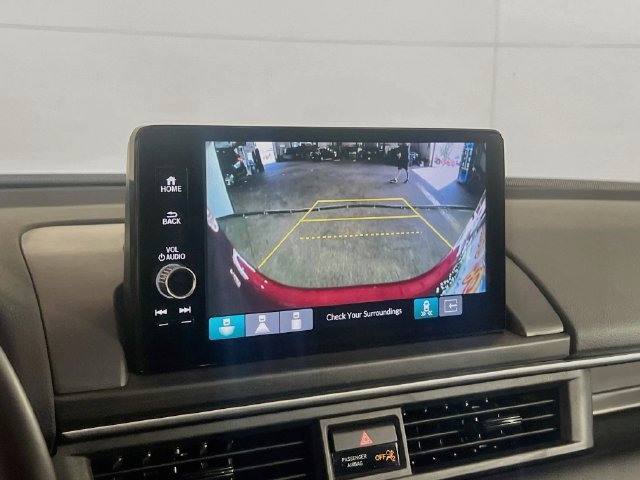 Certified 2025 Honda Pilot Touring image 14