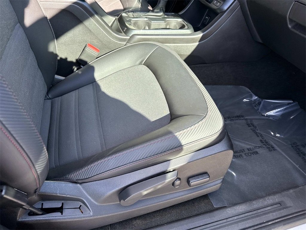 Used 2016 GMC Canyon SLE w/ All Terrain Package image 12