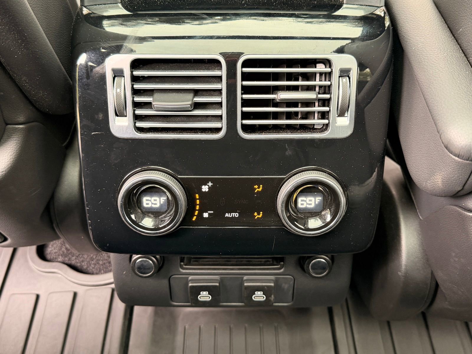 Used 2021 Land Rover Range Rover AWD/4WD image 16