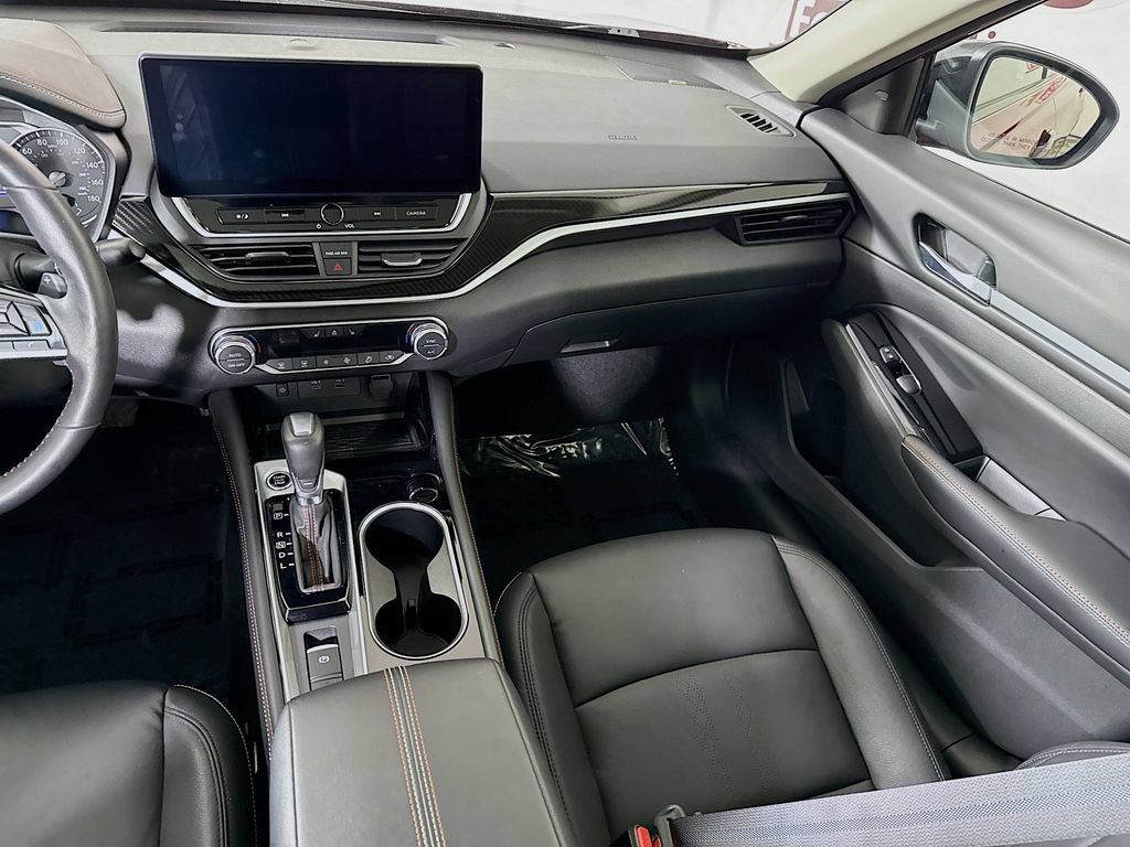 Used 2024 Nissan Altima 2.0 SR FWD image 29