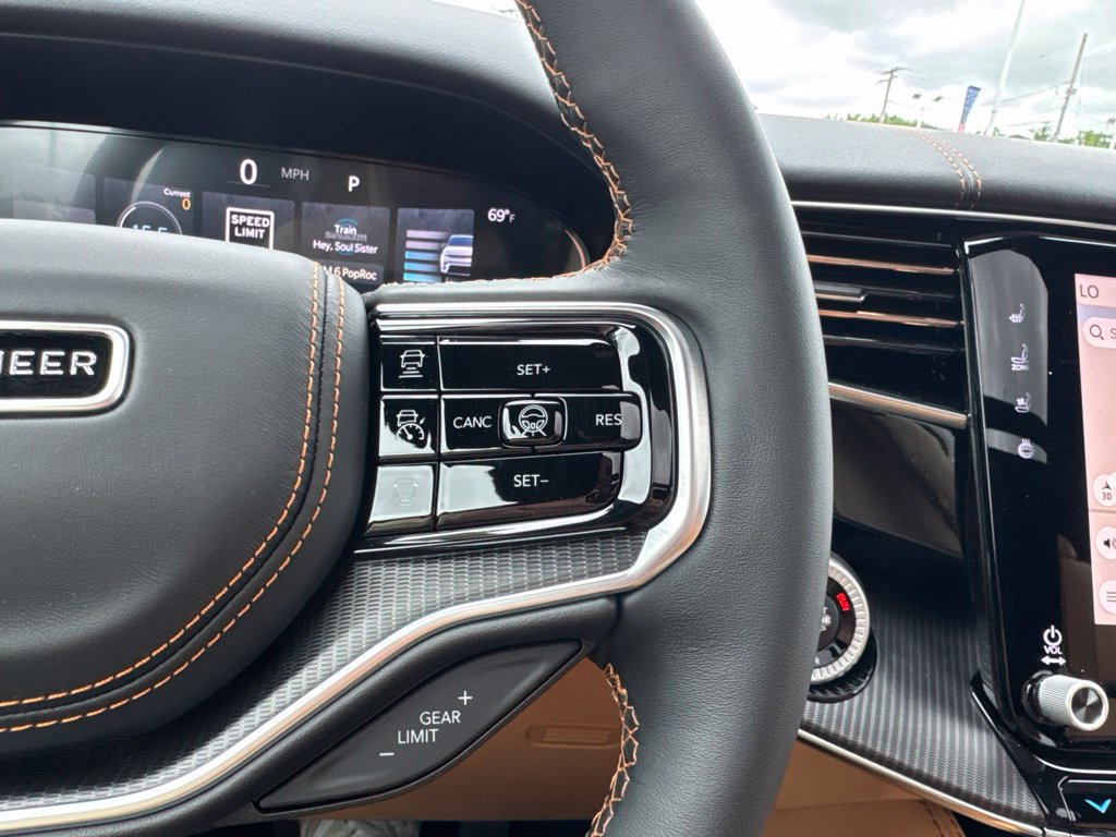 New 2026 Jeep Grand Wagoneer Summit AWD/4WD image 19