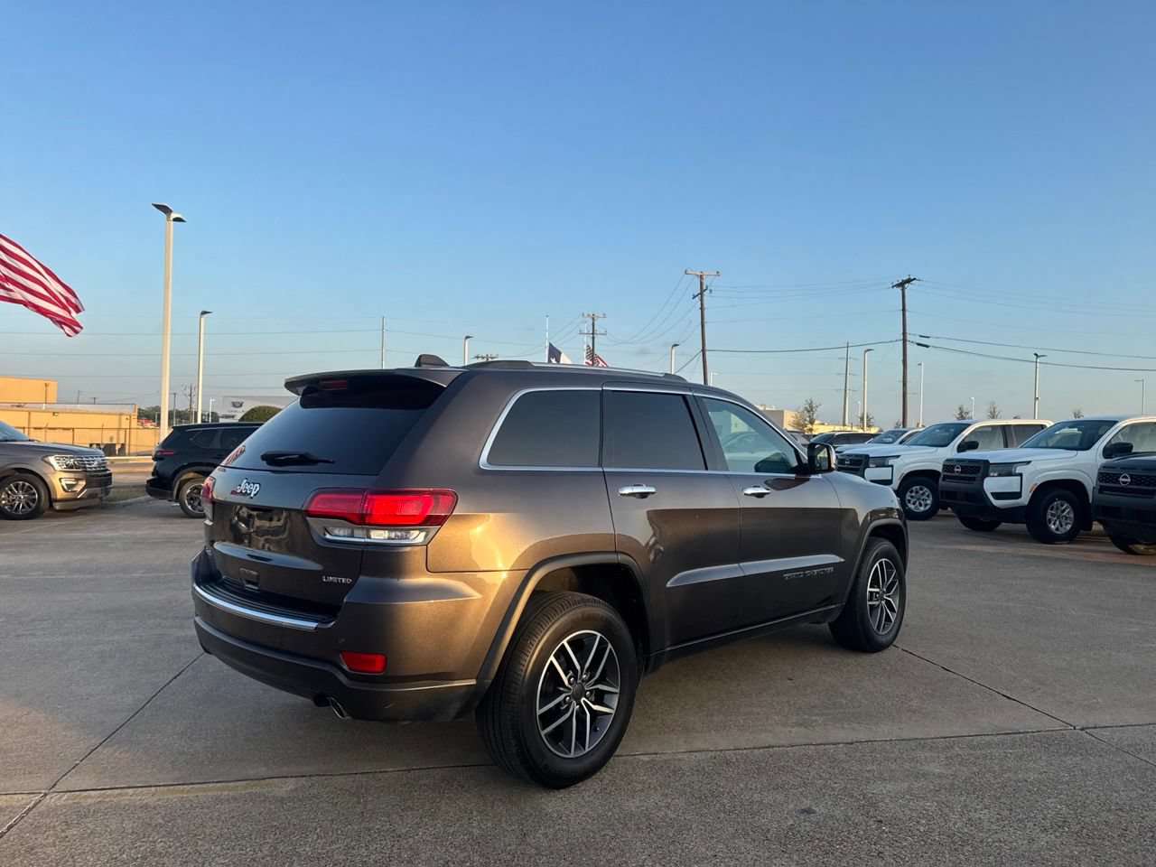 Used 2020 Jeep Grand Cherokee Limited AWD/4WD image 19