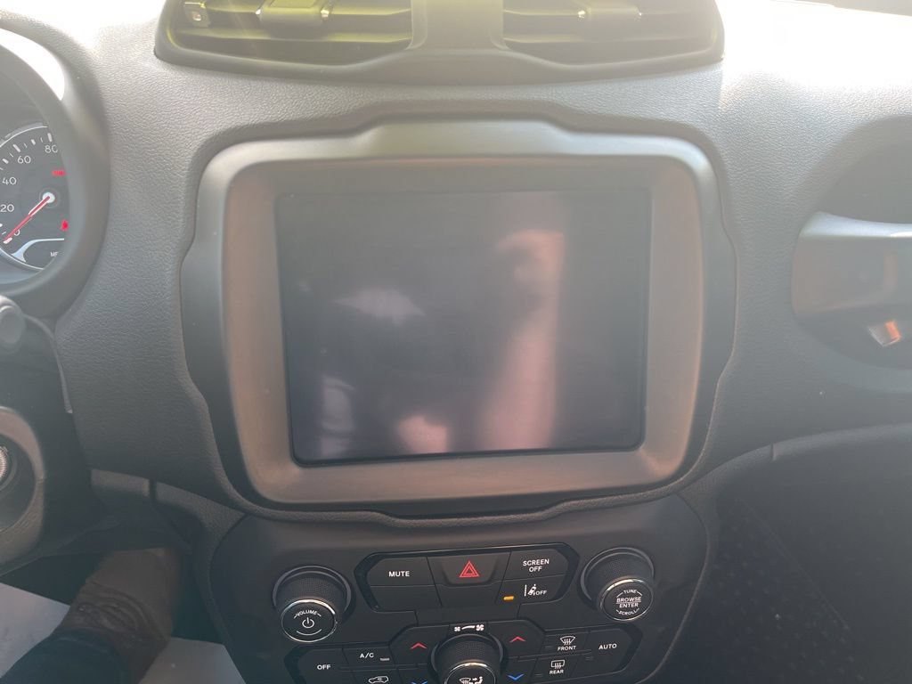 Used 2023 Jeep Renegade Latitude w/ Sun/Sound Group AWD/4WD image 24
