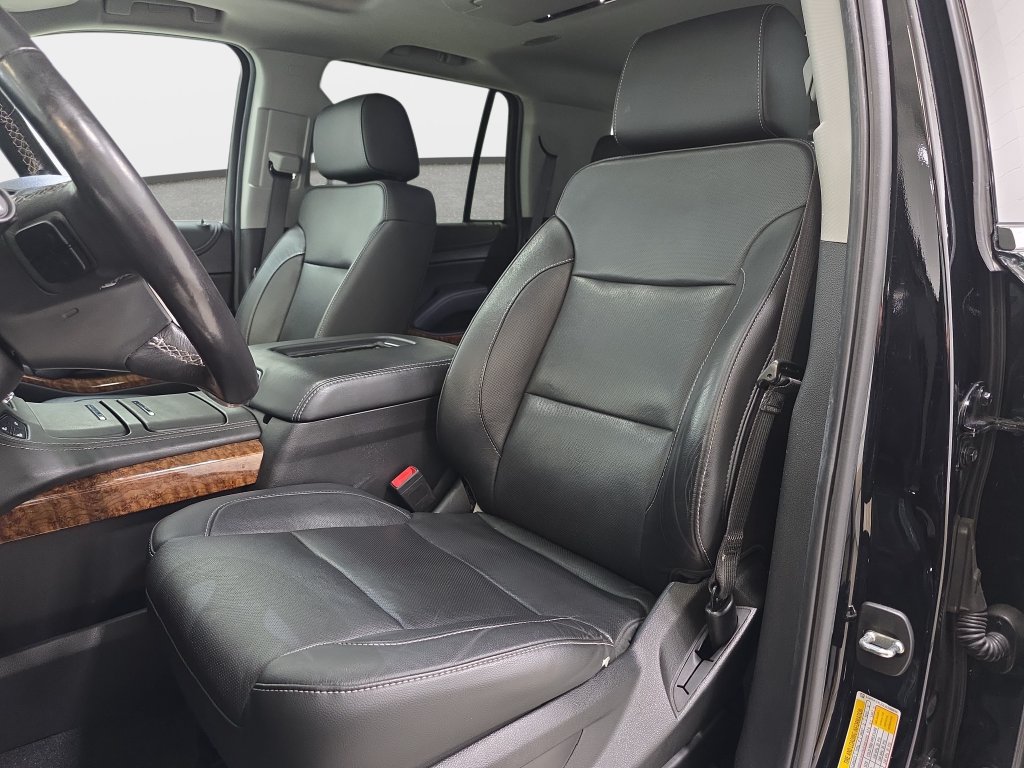 Used 2020 Chevrolet Tahoe Premier w/ Premier 6.2L Value Package AWD/4WD image 14