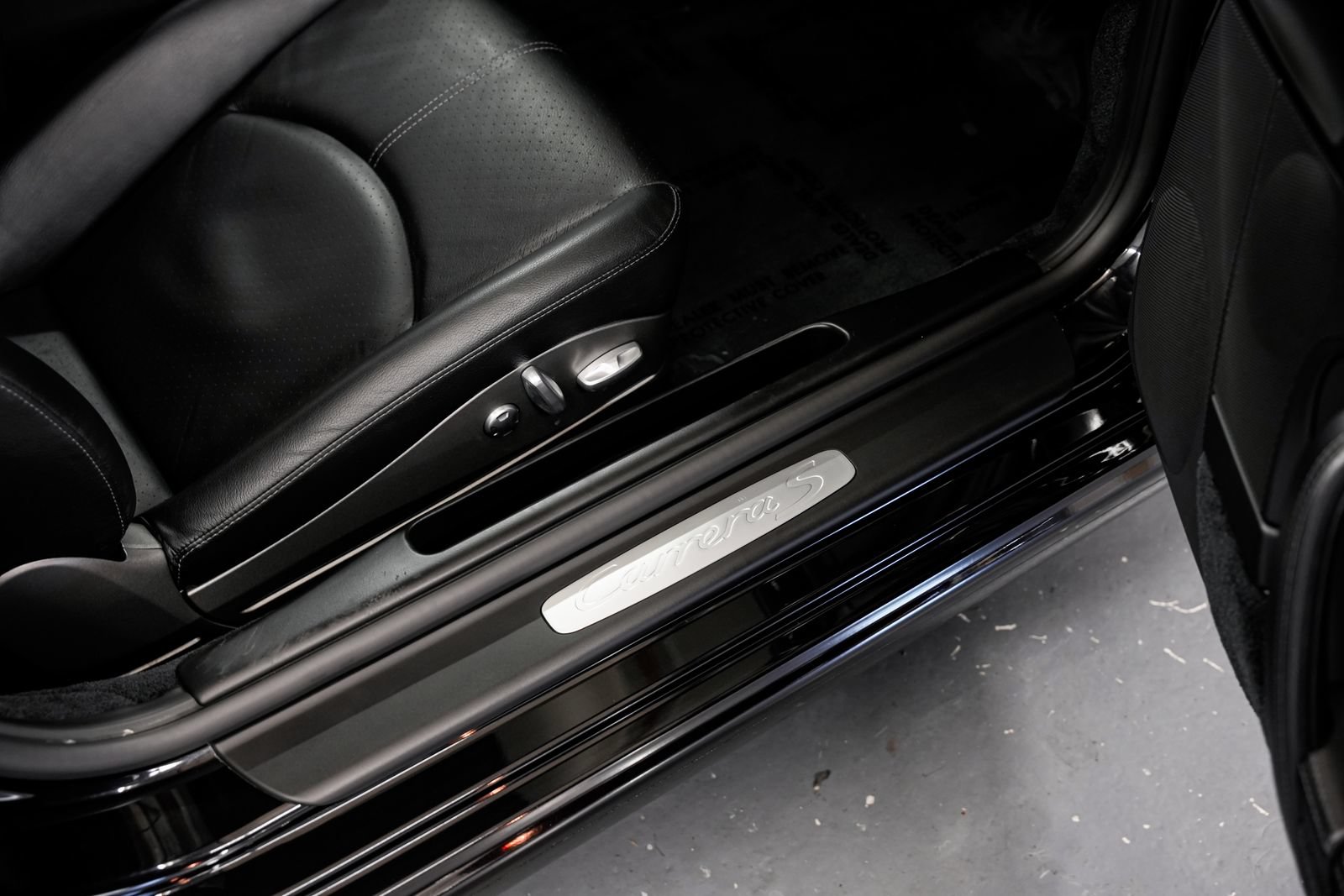 Used 2011 Porsche 911 Carrera S RWD image 27