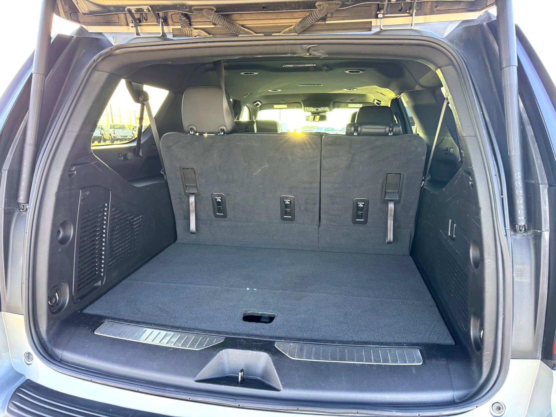 Used 2024 Chevrolet Suburban RST image 9