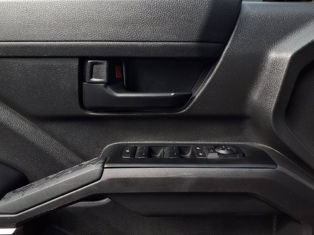 Used 2025 Toyota Tacoma SR5 AWD/4WD image 16