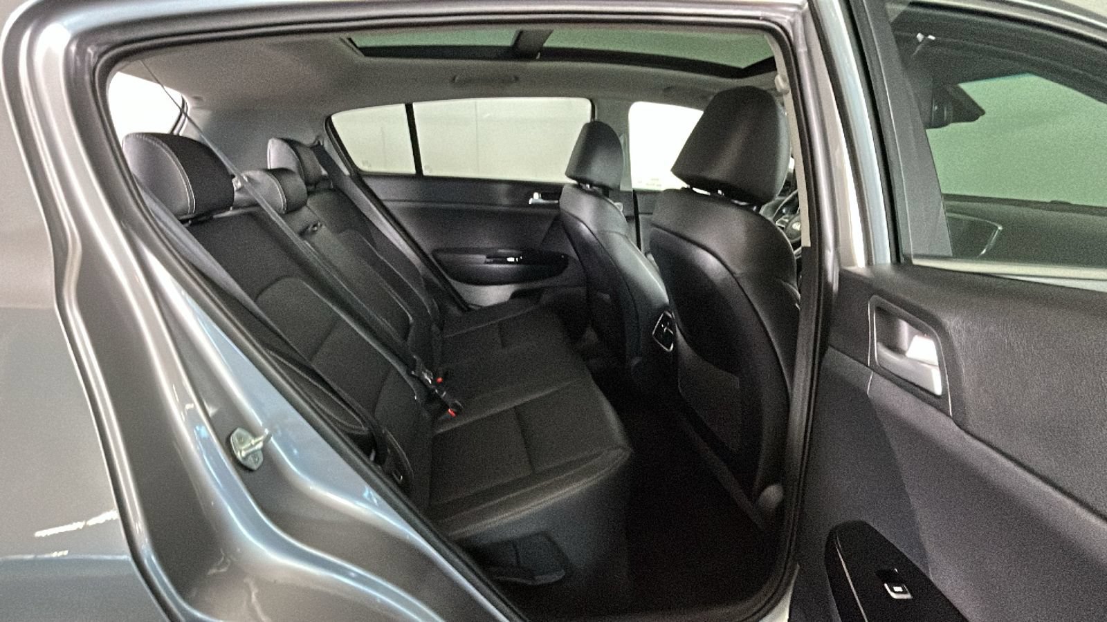 Used 2022 Kia Sportage EX w/ EX Technology Package AWD/4WD image 34