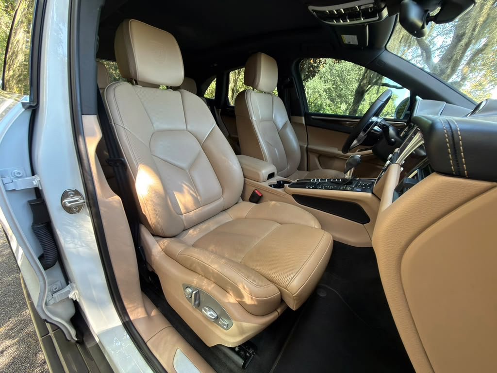 Used 2021 Porsche Macan S AWD/4WD image 18