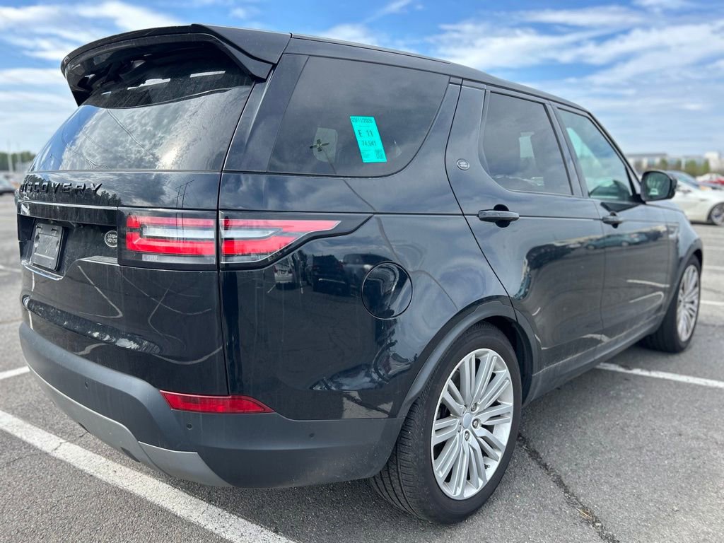 Used 2017 Land Rover Discovery First Edition AWD/4WD image 3