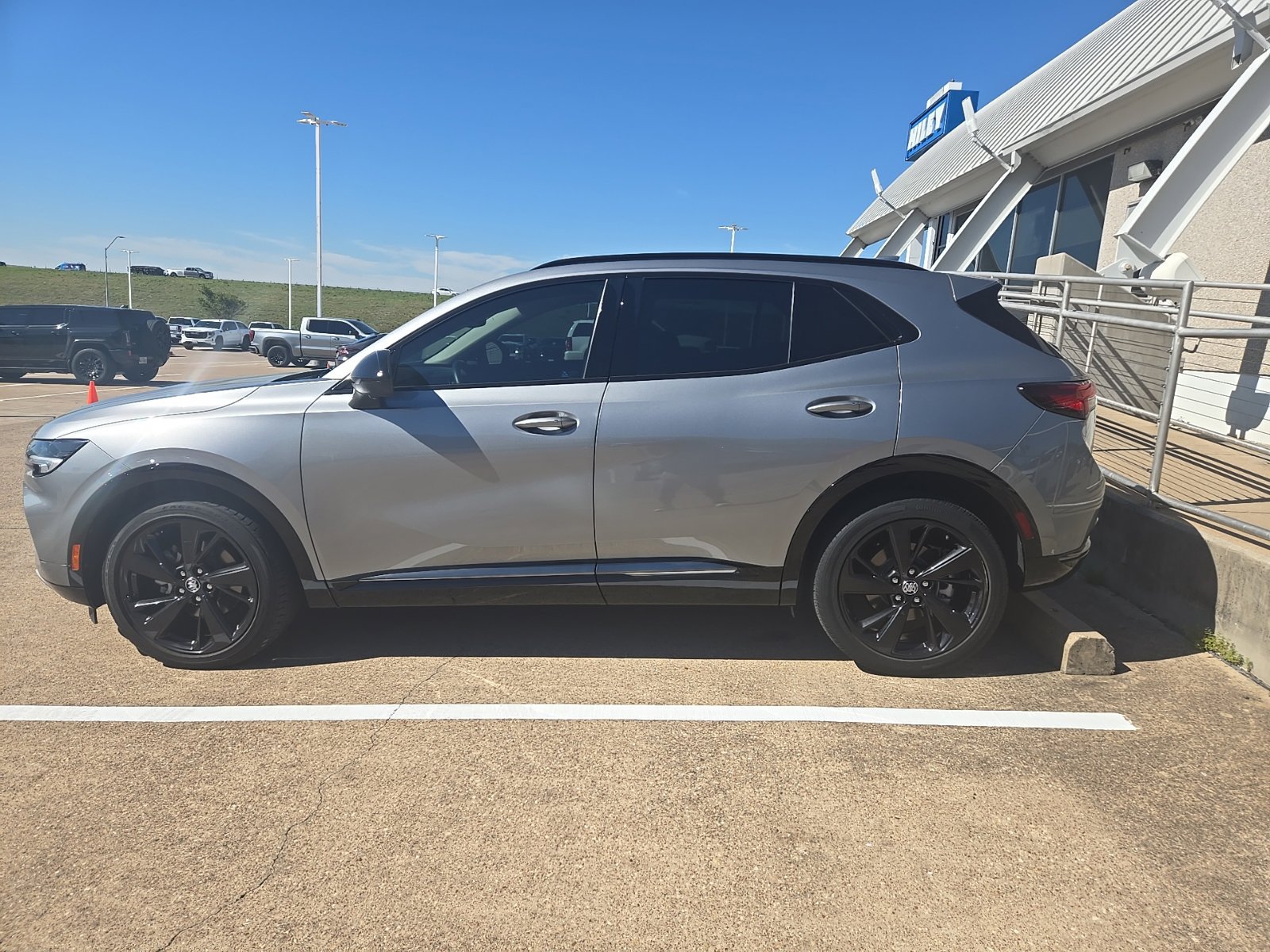 Used 2023 Buick Envision Essence w/ Technology Package I FWD image 11