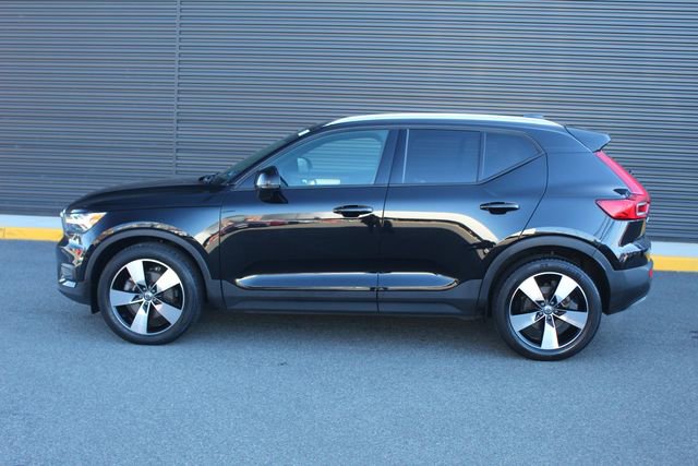 Used 2020 Volvo XC40 T5 Momentum w/ Protection Package Premier image 2
