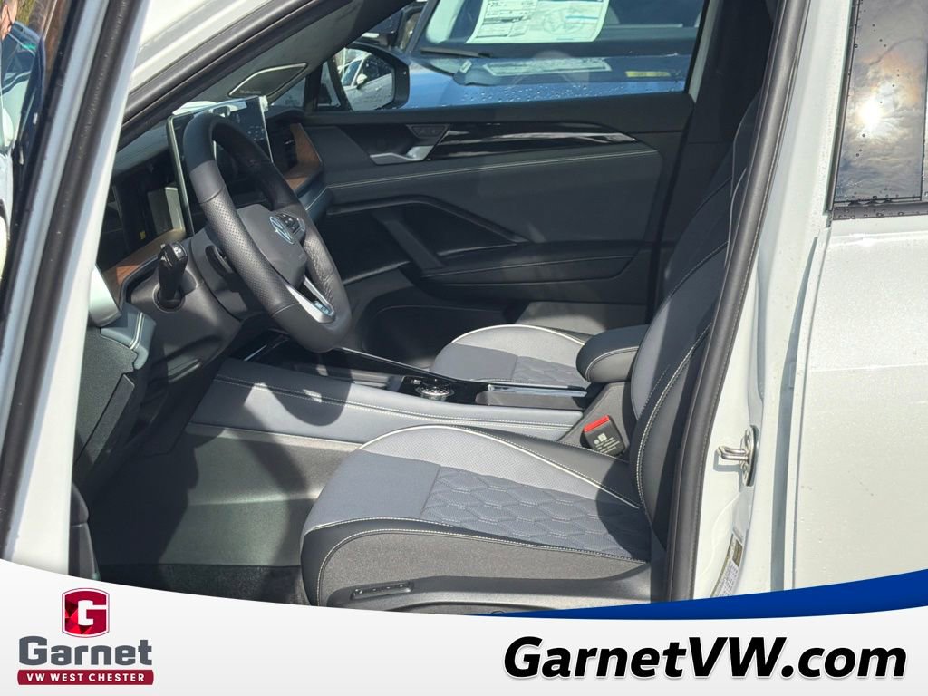 New 2026 Volkswagen Tiguan SEL R-Line image 9