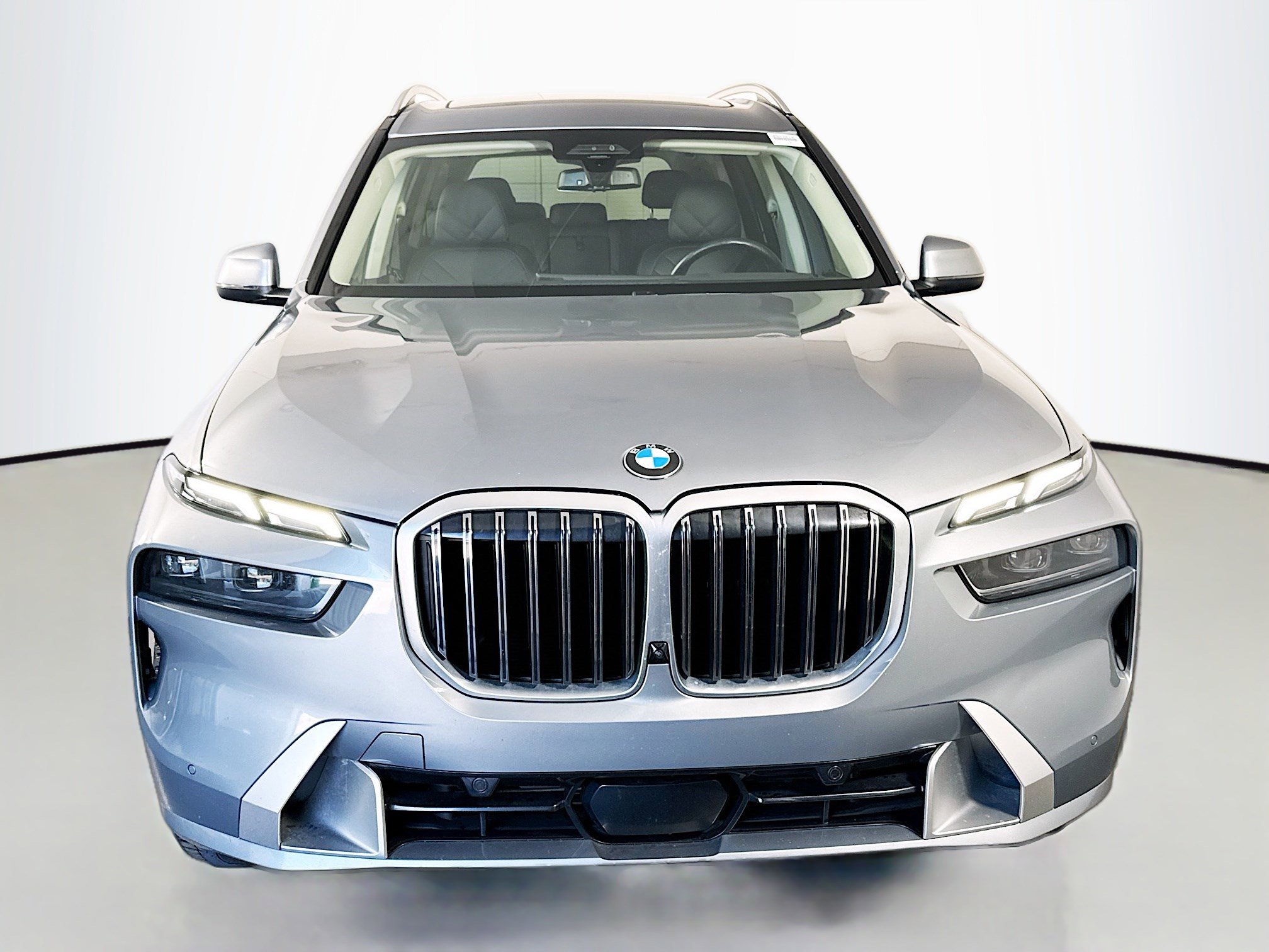 Used 2023 BMW X7 xDrive40i w/ Premium Package image 2