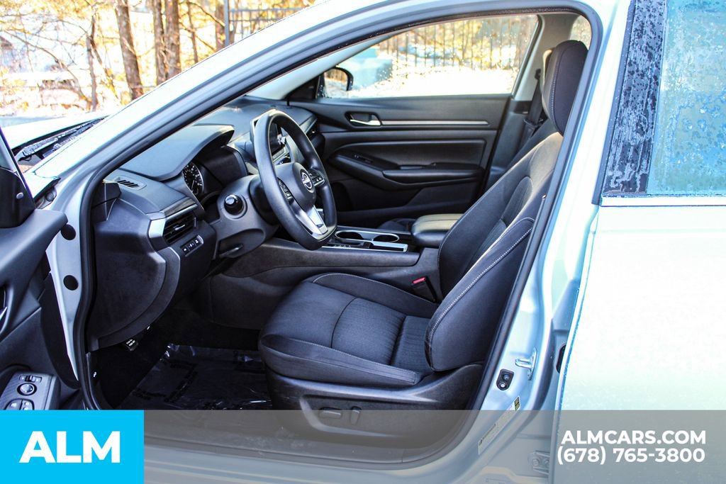 Used 2024 Nissan Altima 2.5 SV image 17