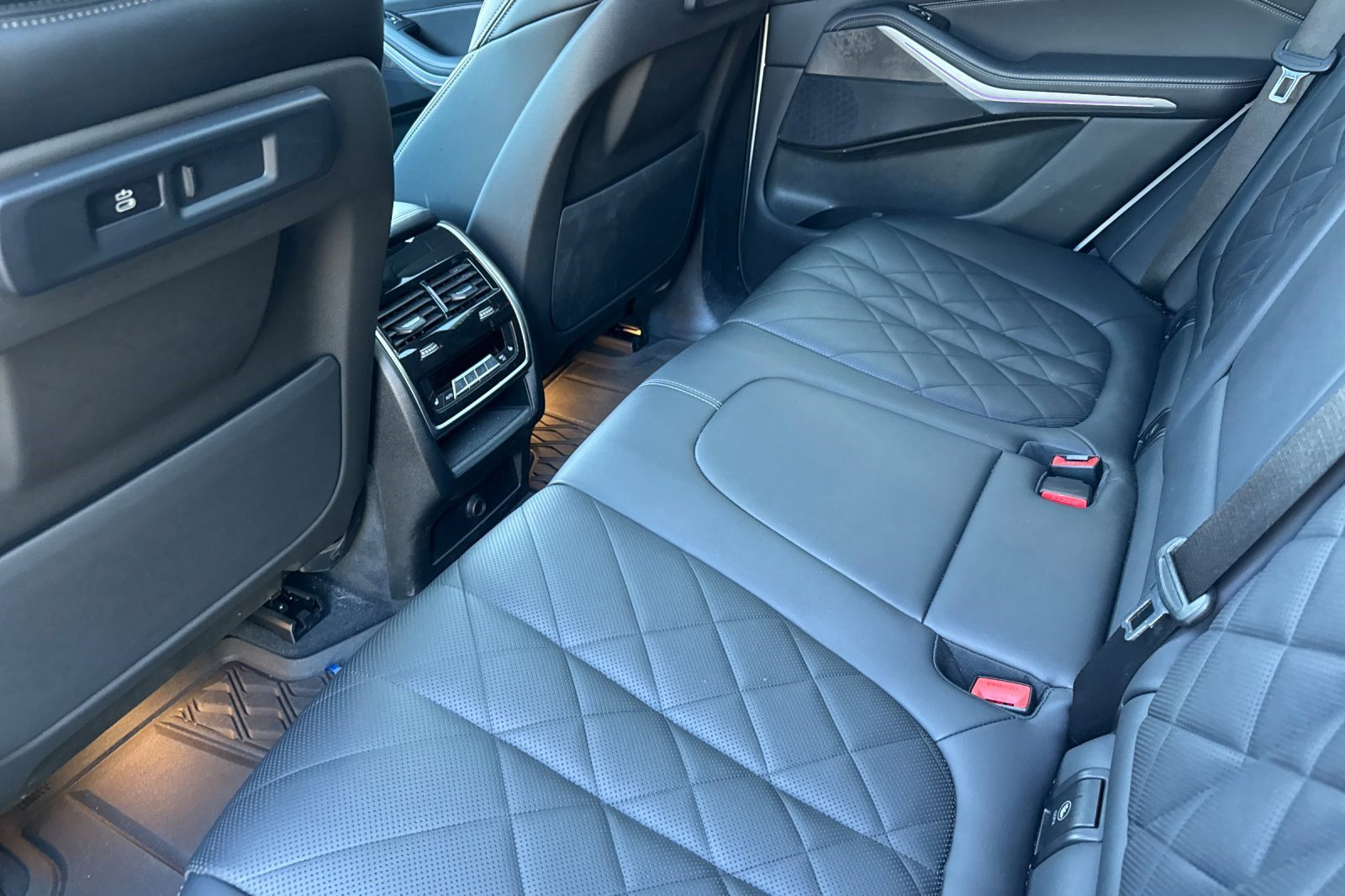 Used 2023 BMW X5 xDrive40i w/ Climate Comfort Package AWD/4WD image 49