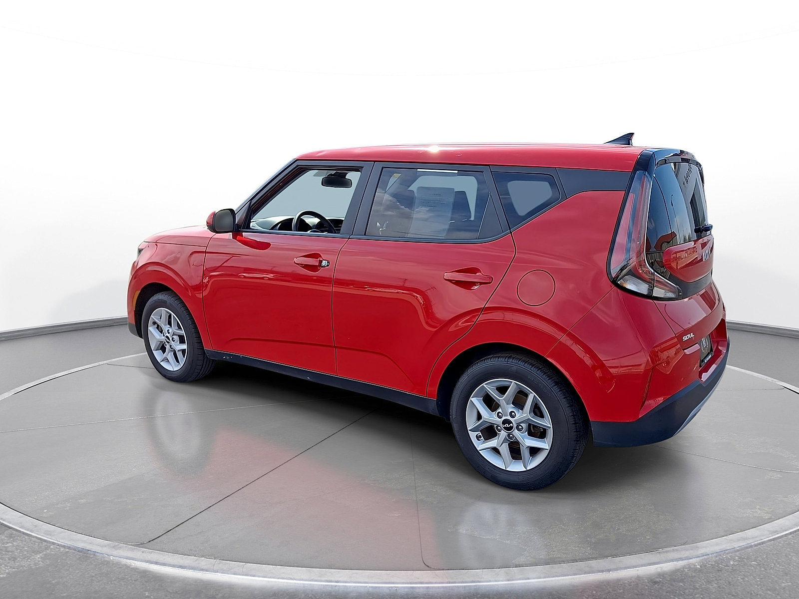 Used 2023 Kia Soul LX w/ LX Technology Package FWD image 6