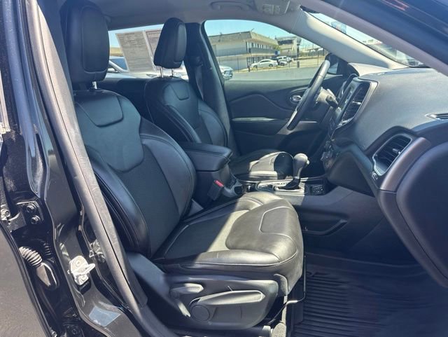 Used 2019 Jeep Cherokee Latitude Plus FWD image 19