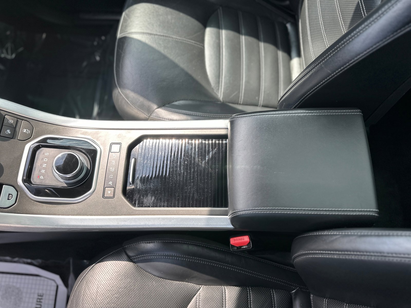Used 2018 Land Rover Range Rover Evoque HSE Dynamic AWD/4WD image 32