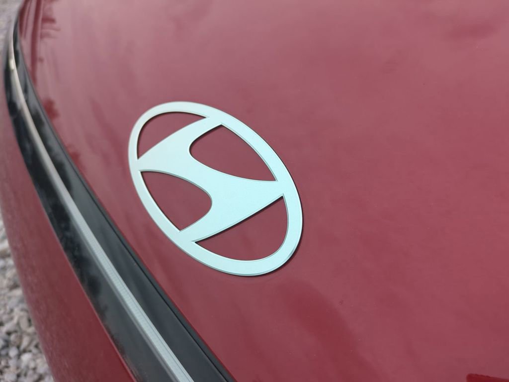 New 2026 Hyundai Kona SE image 13