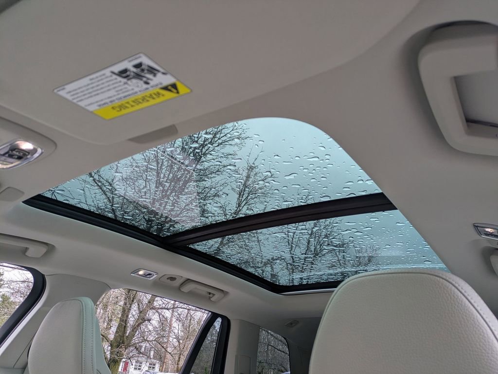 Used 2021 Volvo XC90 T6 Momentum image 16