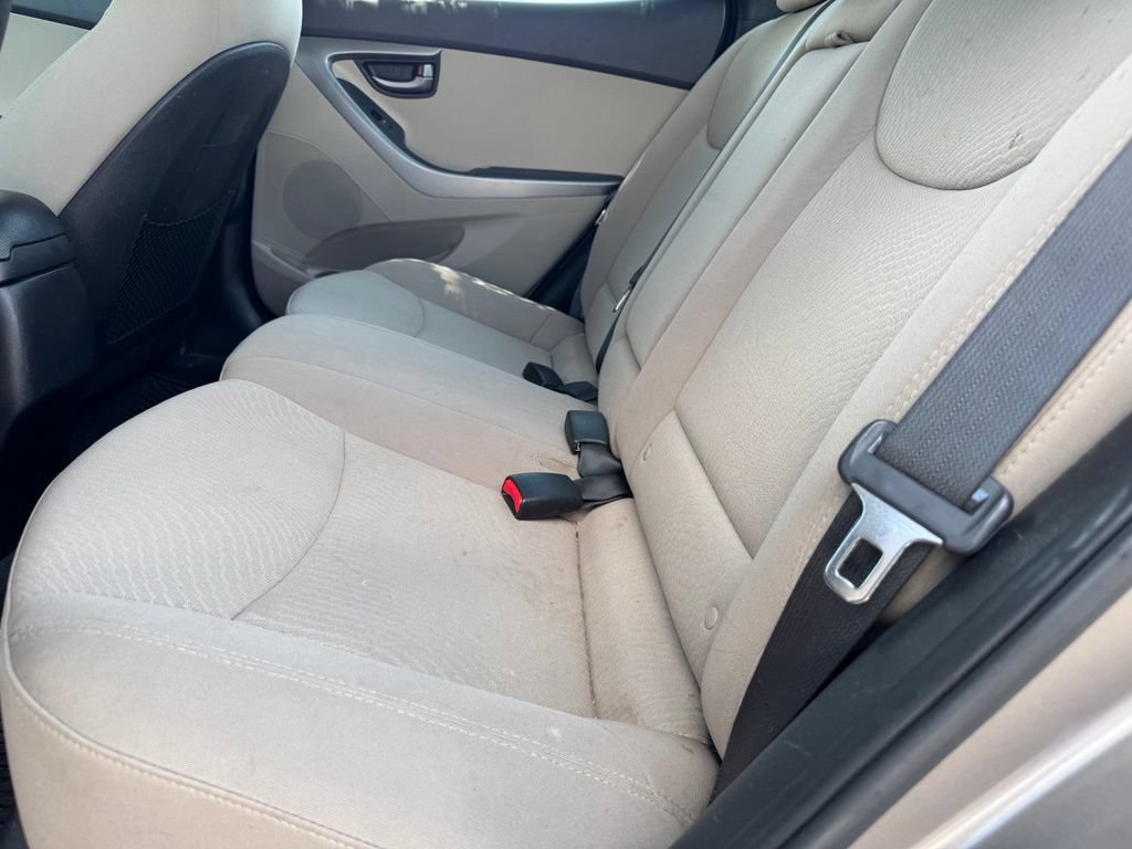 Used 2014 Hyundai Elantra SE FWD image 14