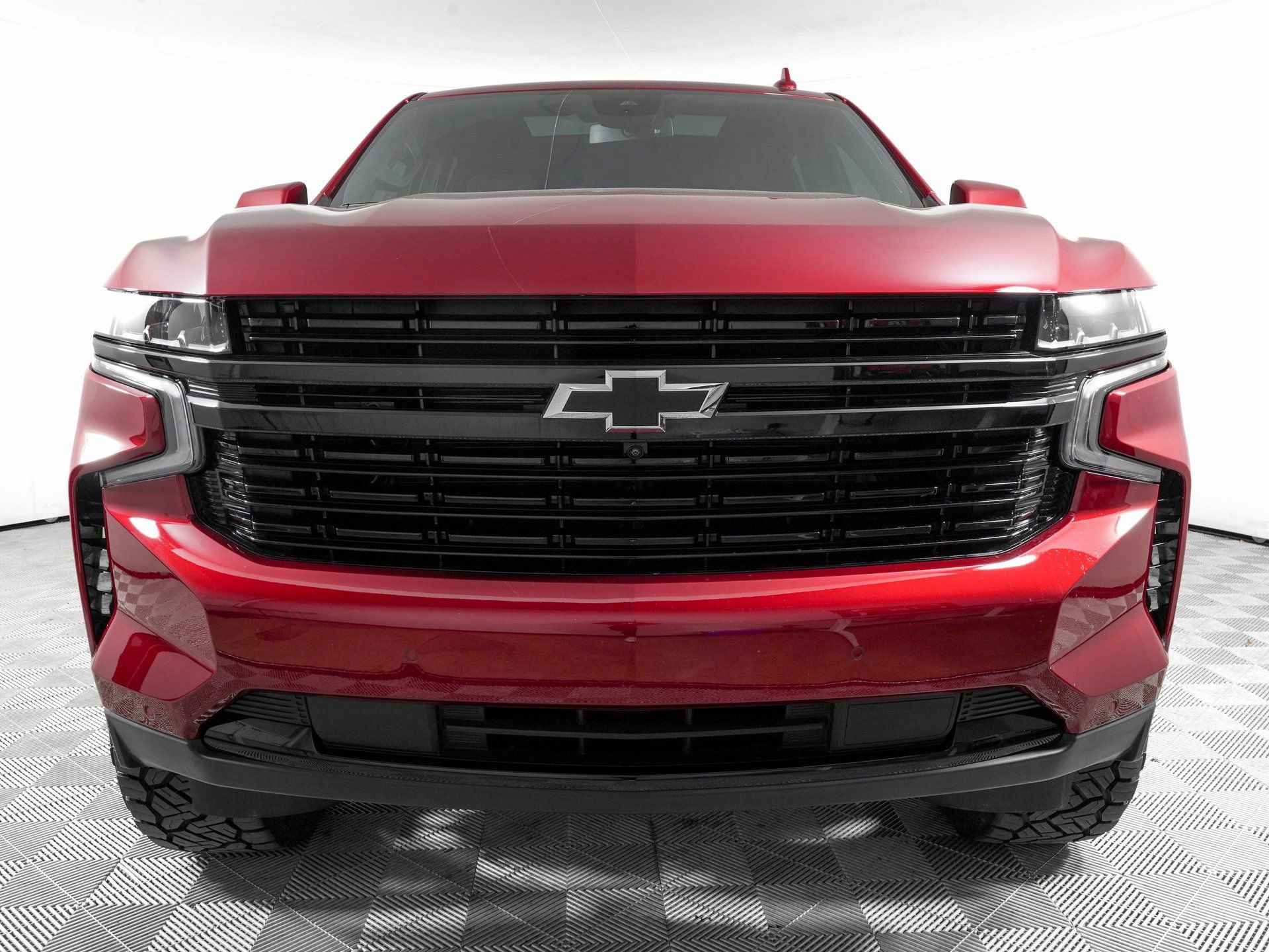 Used 2023 Chevrolet Tahoe RST w/ Luxury Package AWD/4WD image 2