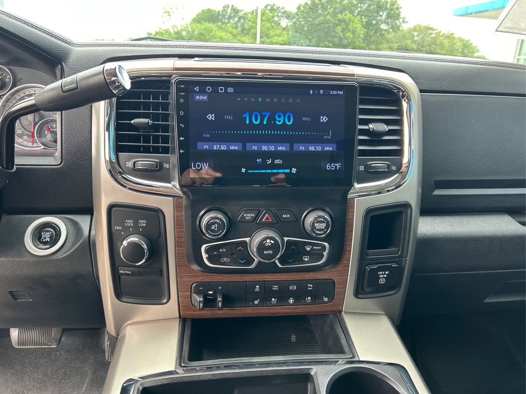 Used 2015 RAM 2500 Laramie w/ Black Appearance Group AWD/4WD image 15