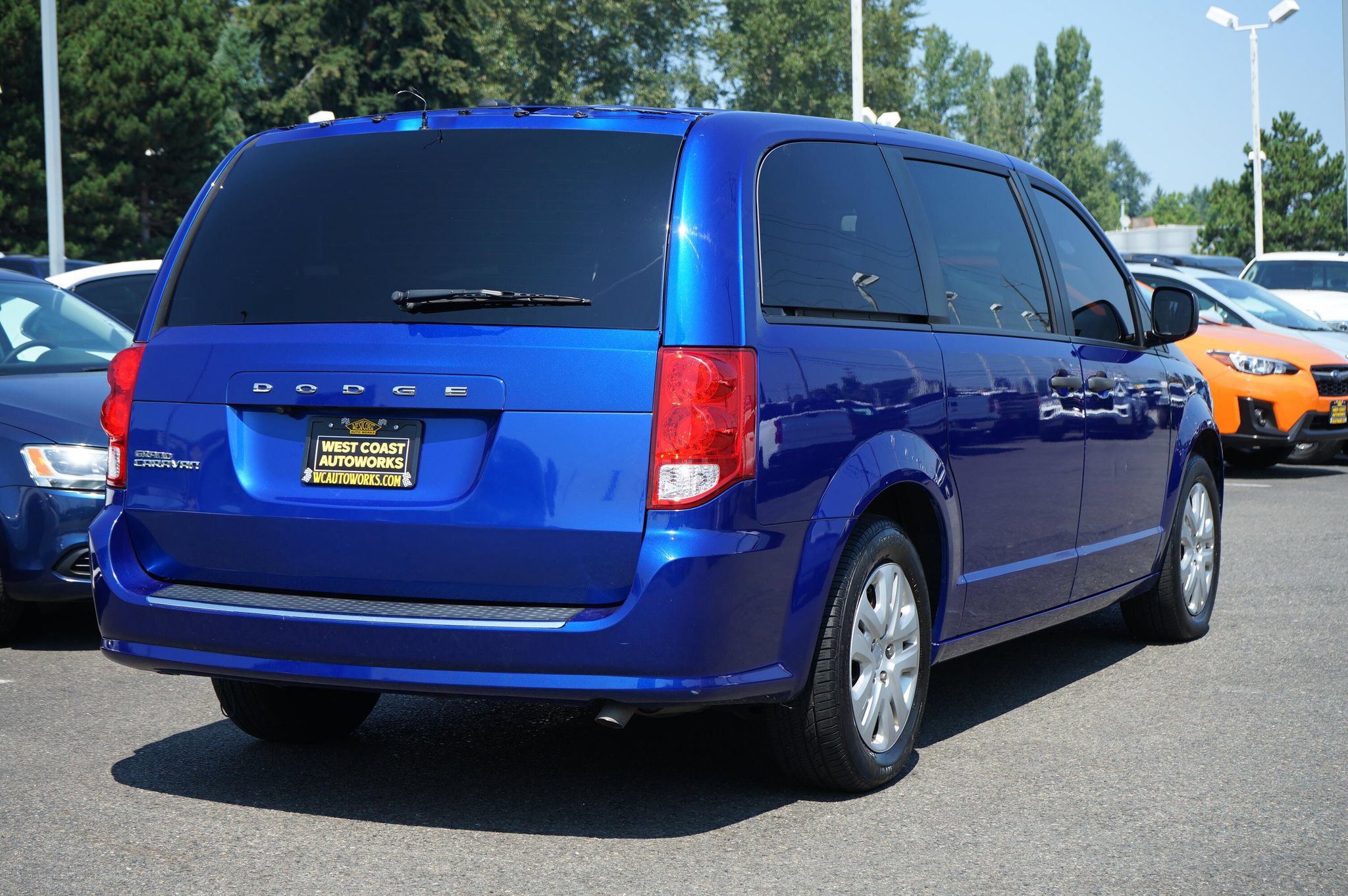 Used 2019 Dodge Grand Caravan SE w/ UConnect Hands-Free Group FWD image 5