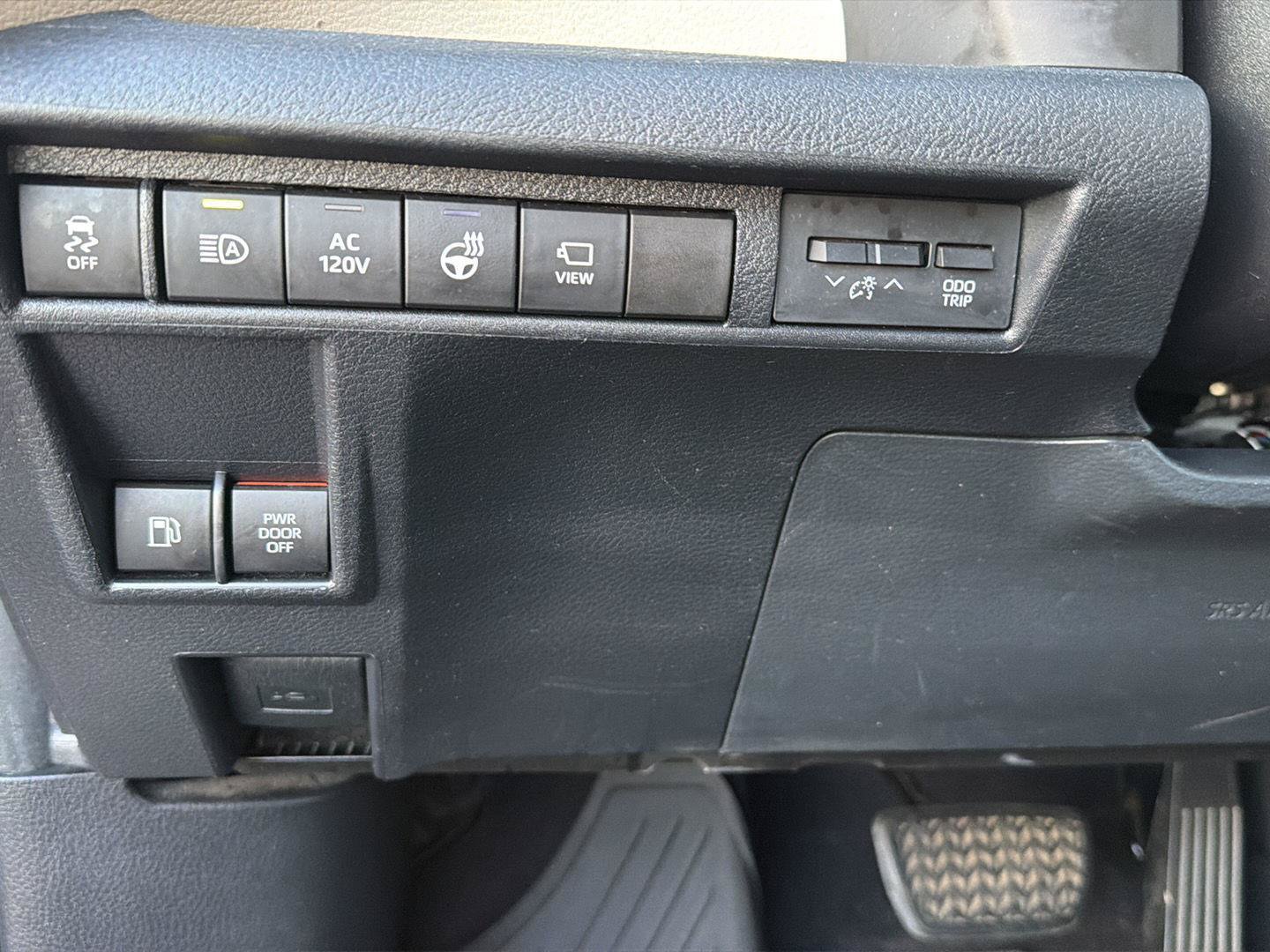 Used 2021 Toyota Sienna Platinum AWD/4WD image 18