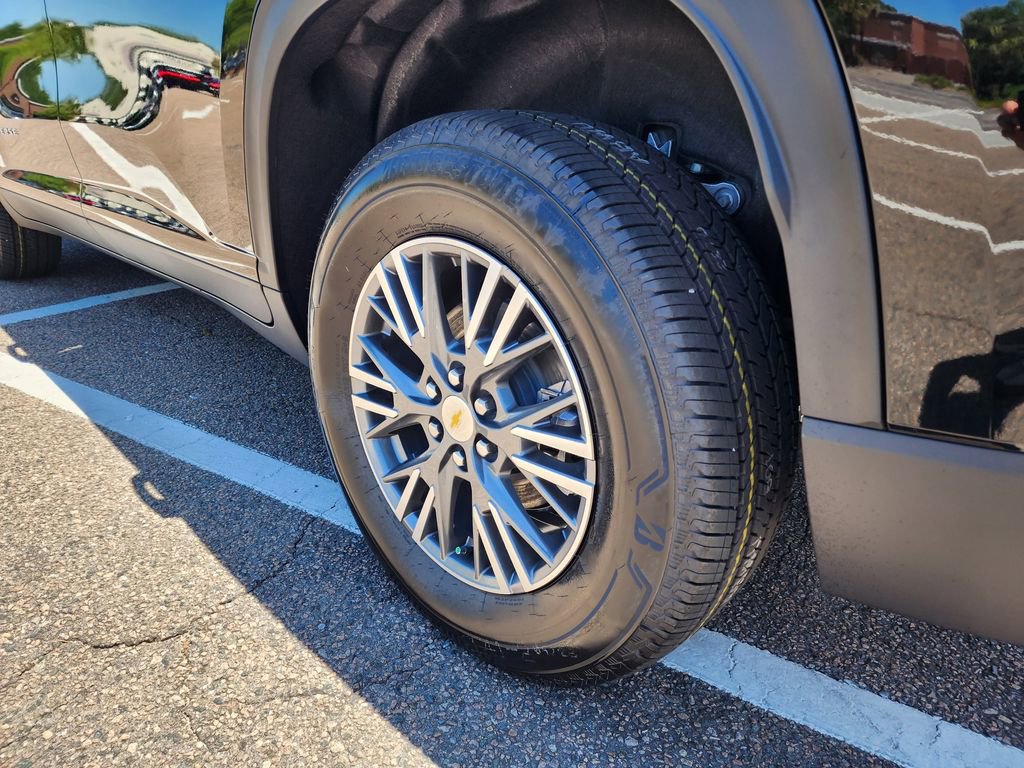 New 2025 Chevrolet Traverse LT image 23