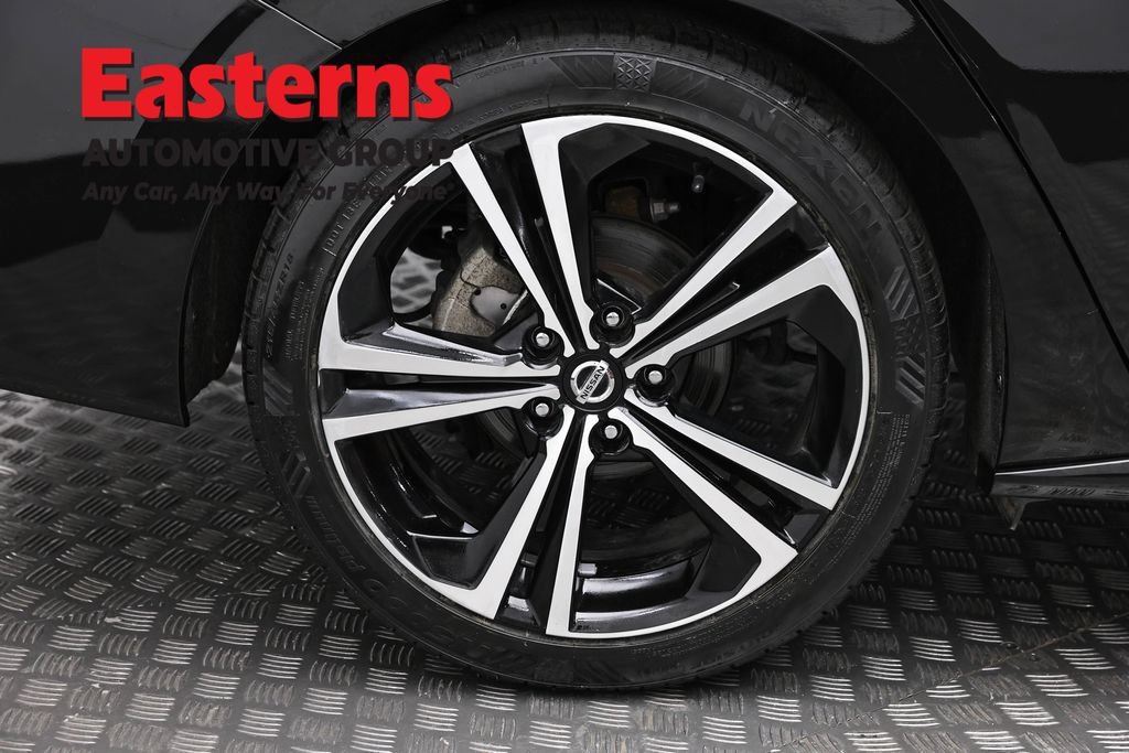 Used 2023 Nissan Sentra SR w/ SR Premium Package FWD image 31