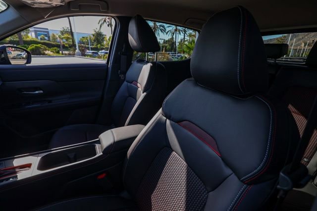 New 2025 Nissan Kicks SR image 15