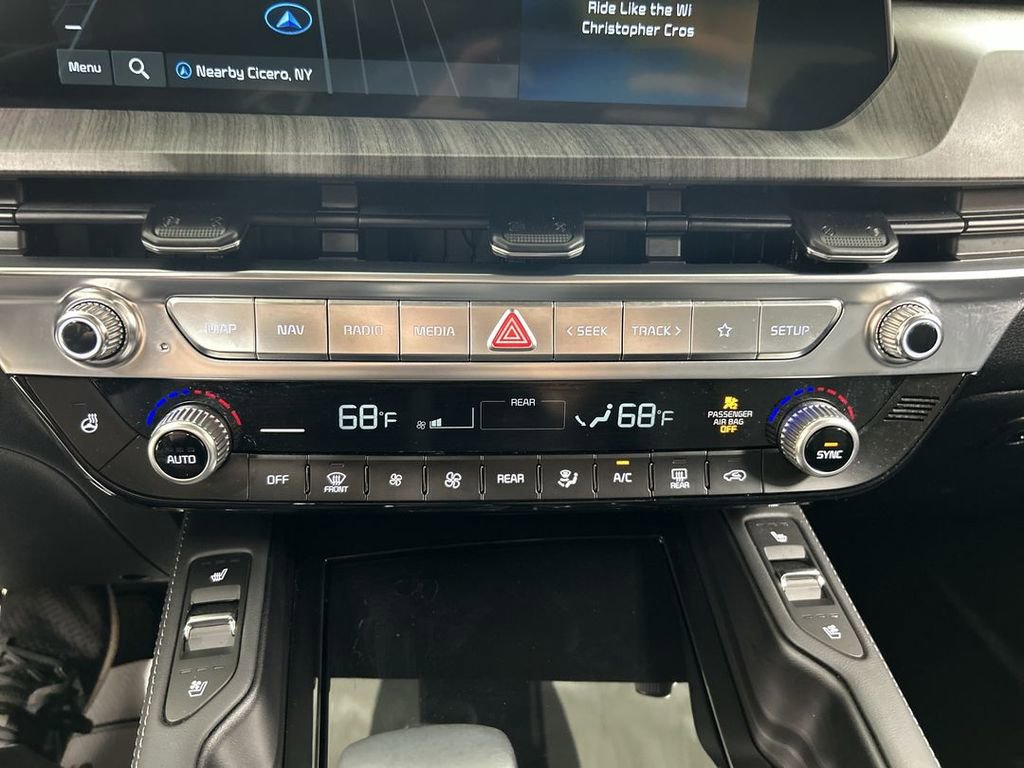 Certified 2025 Kia Telluride SX w/ SX Captain's Chair Package AWD/4WD image 19