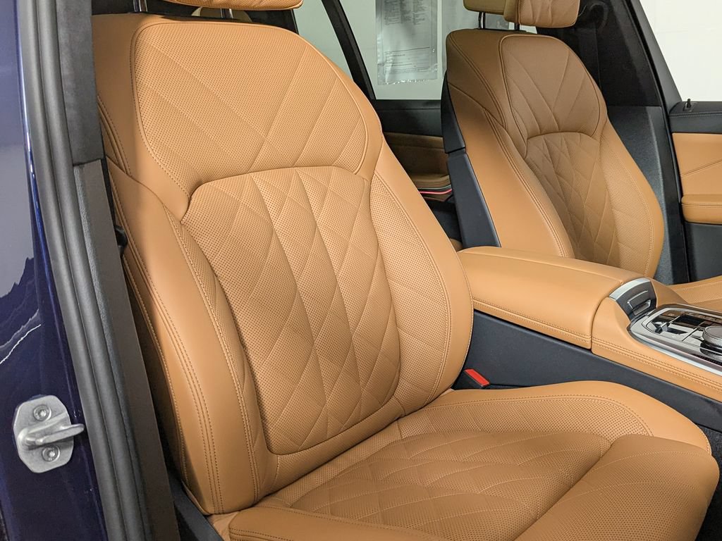 Used 2026 BMW X7 xDrive40i w/ M Sport Package AWD/4WD image 29