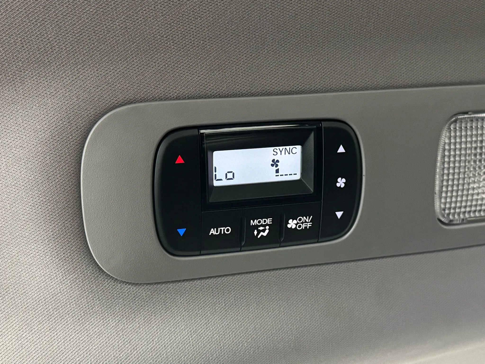 Used 2024 Honda Odyssey Elite image 41
