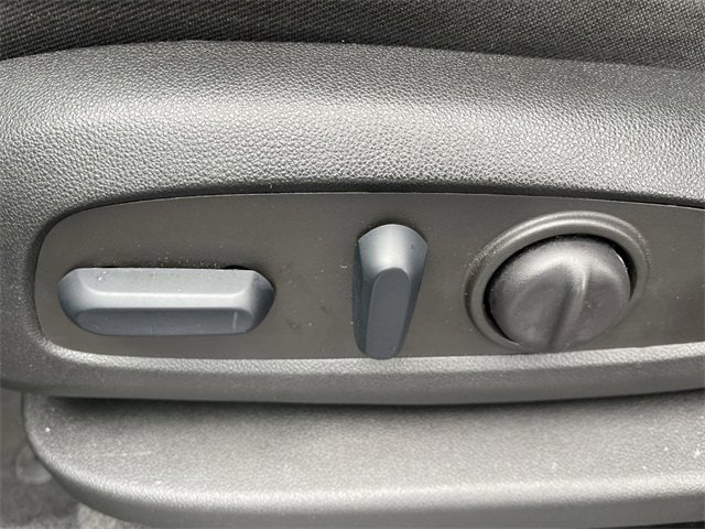 Used 2023 GMC Terrain SLE w/ Driver Convenience Package image 12