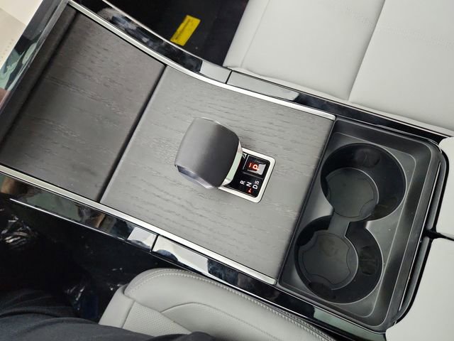 New 2026 Land Rover Range Rover Velar Dynamic SE image 29