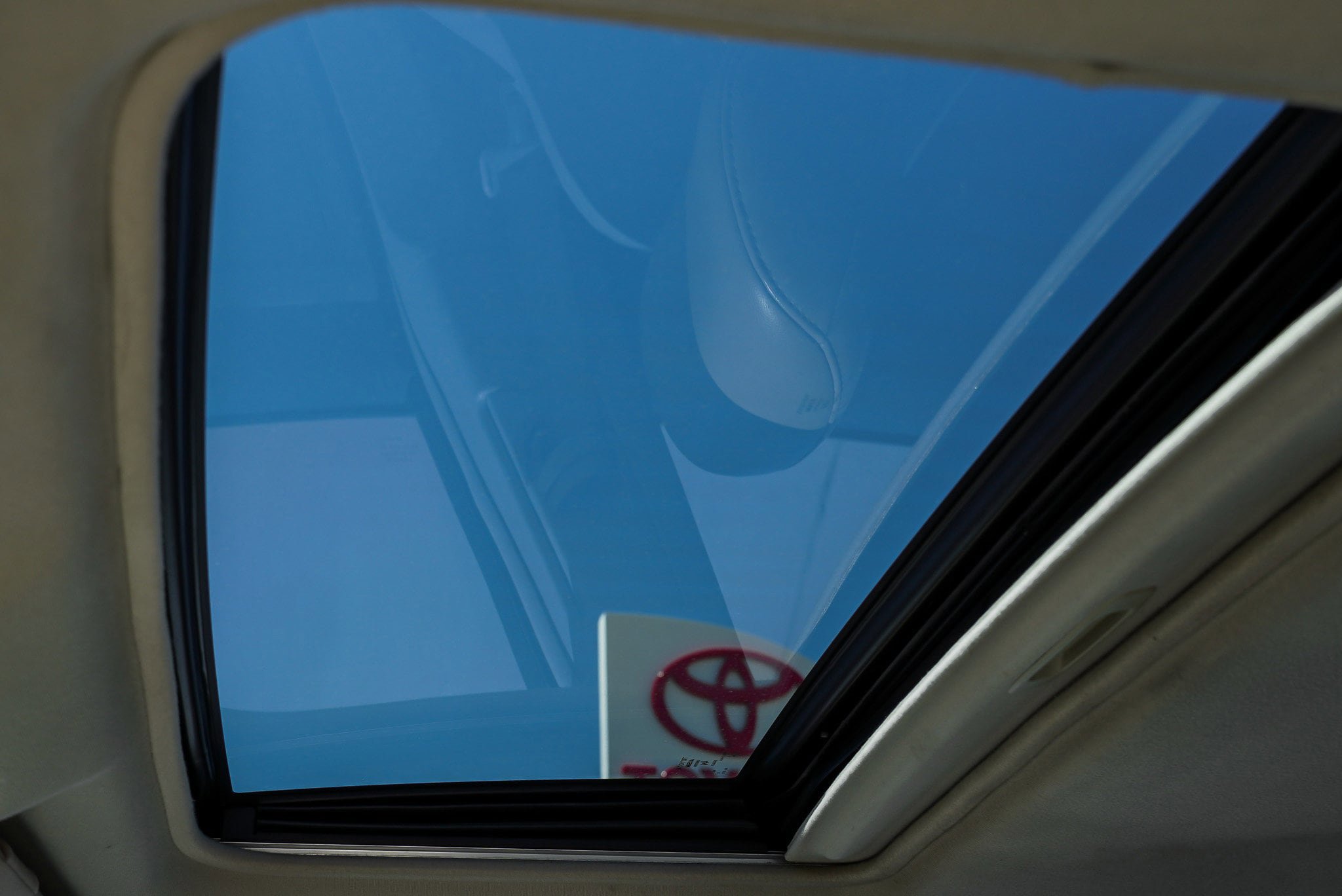 Used 2010 Toyota Camry XLE FWD image 22