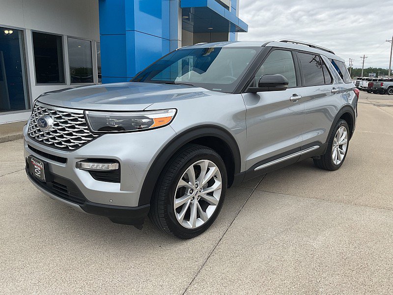 Used 2023 Ford Explorer Platinum w/ Technology Package AWD/4WD image 2