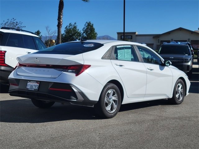 Certified 2025 Hyundai Elantra SE image 2