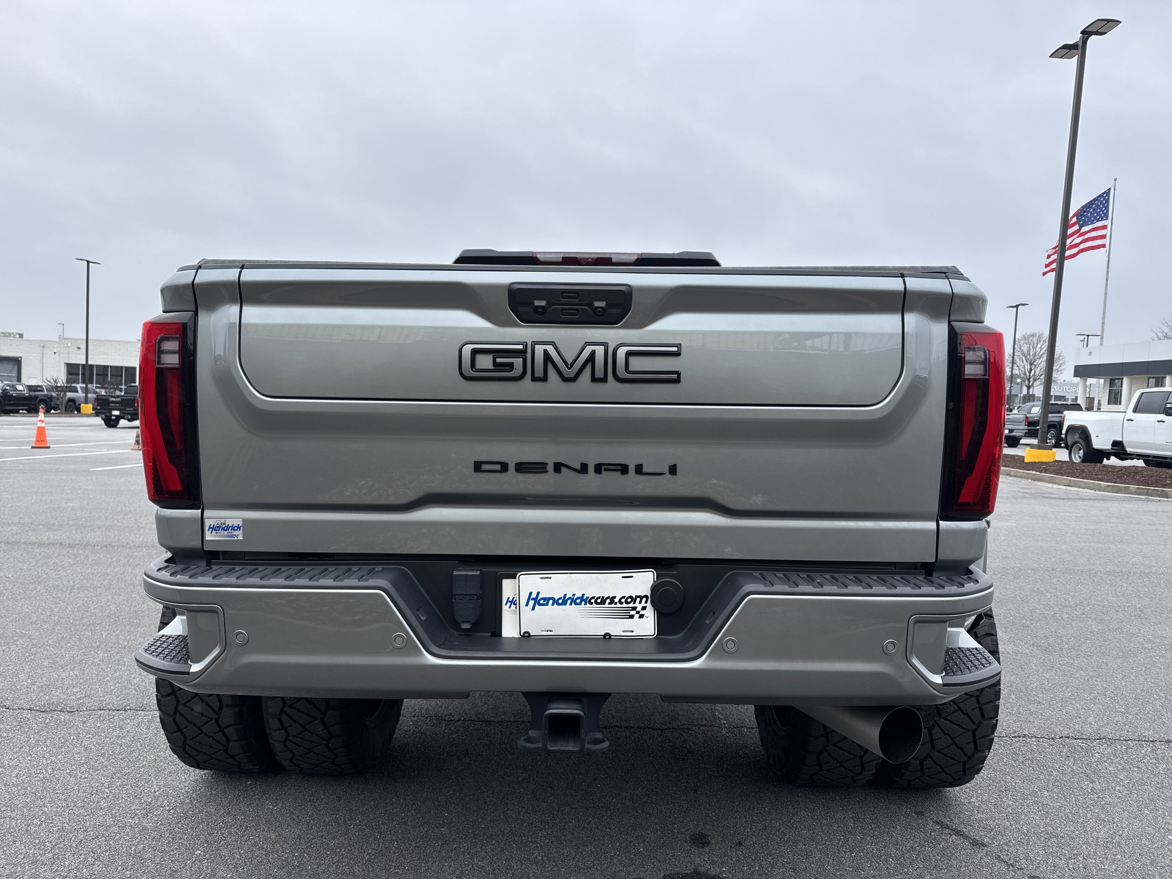 Used 2024 GMC Sierra 3500 Denali Ultimate image 9