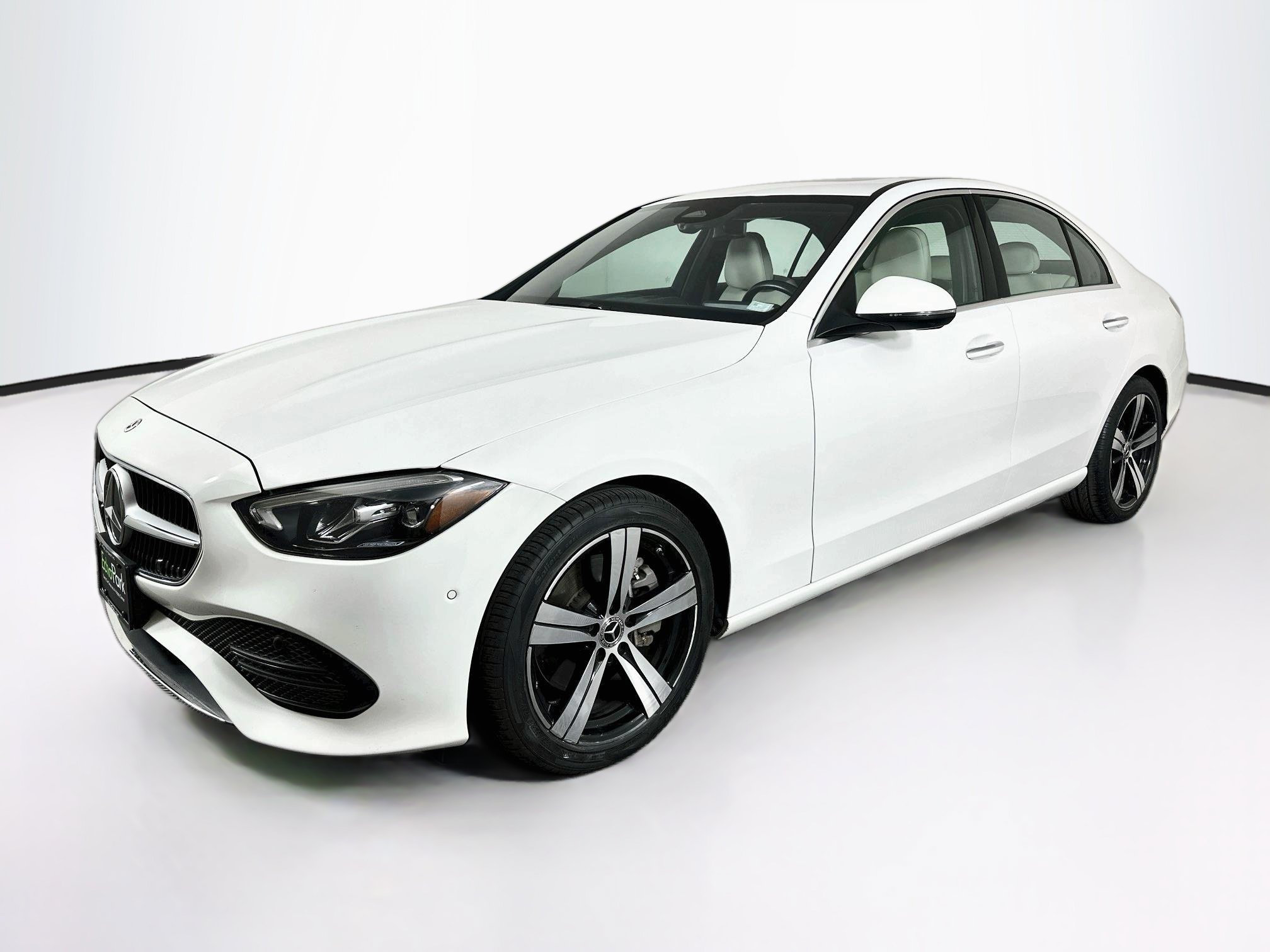 Used 2025 Mercedes-Benz C 300 Sedan image 3
