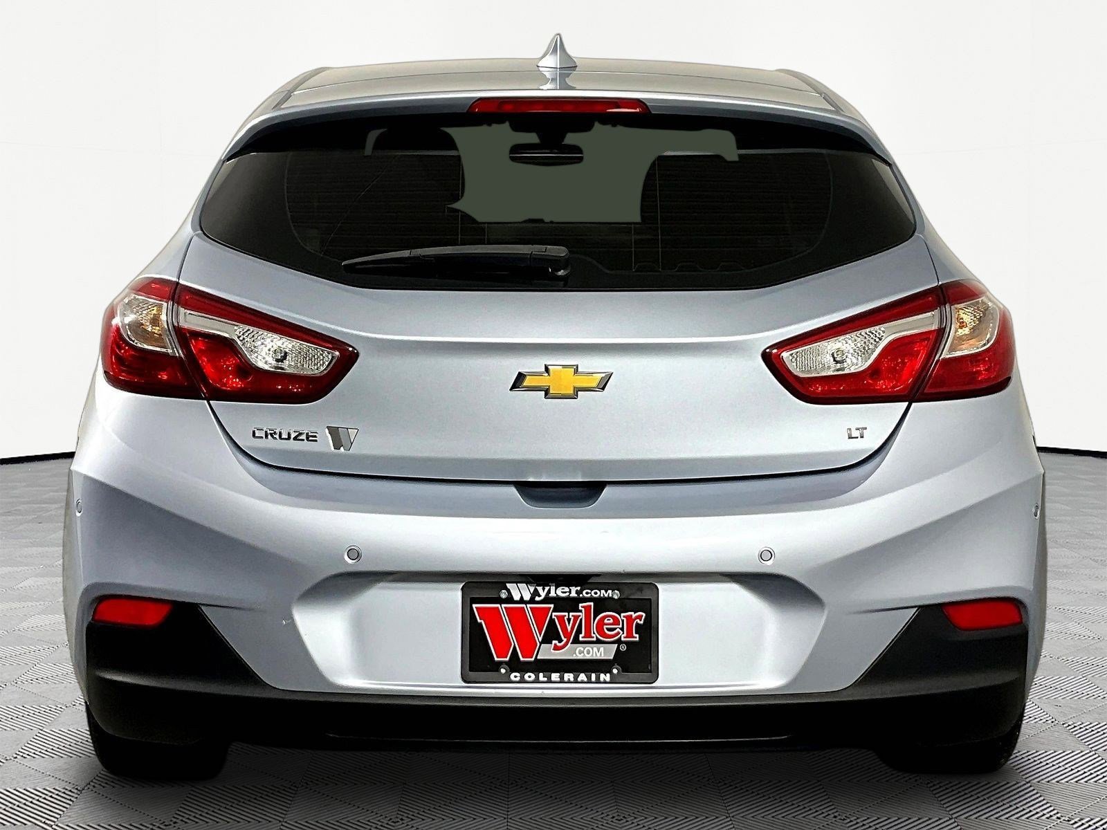 Used 2017 Chevrolet Cruze LT w/ Convenience Package FWD image 5