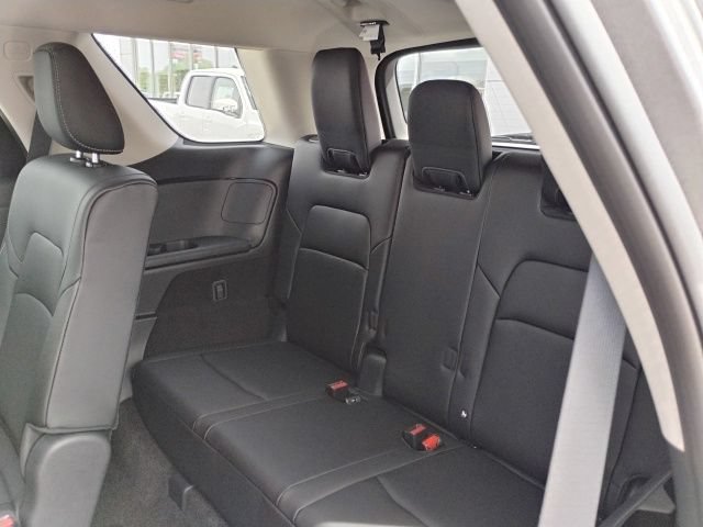 New 2026 Nissan Pathfinder SL w/ Cargo Package AWD/4WD image 13