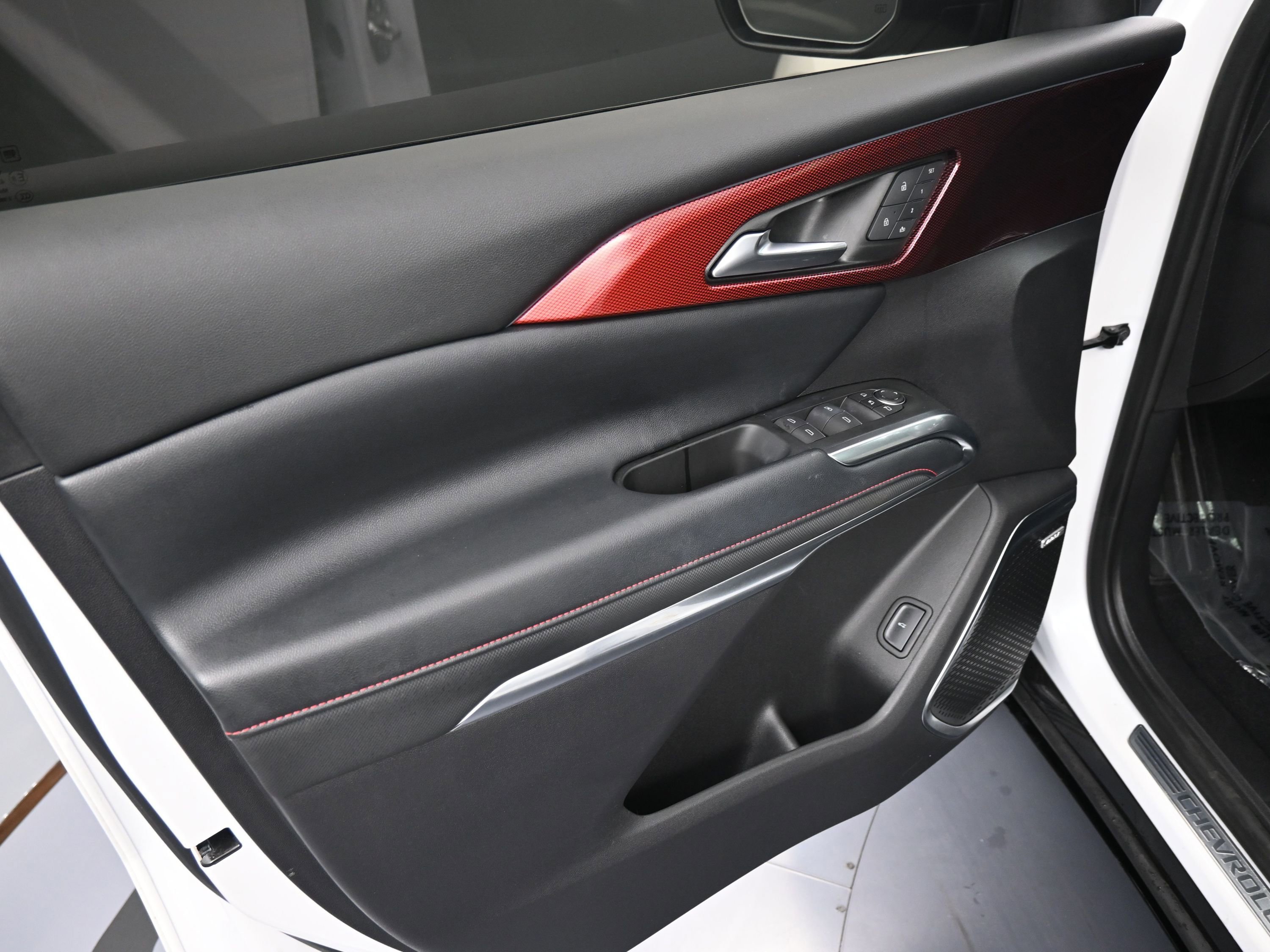 Certified 2025 Chevrolet Traverse RS w/ LPO, Floor Liner Package image 13