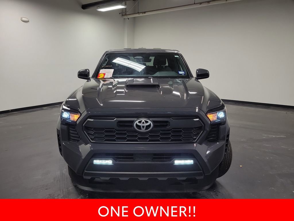 Used 2024 Toyota Tacoma TRD Sport image 3